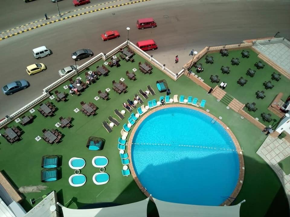 Fleet Club Mahrousa Alejandría Exterior foto The pool at the hotel