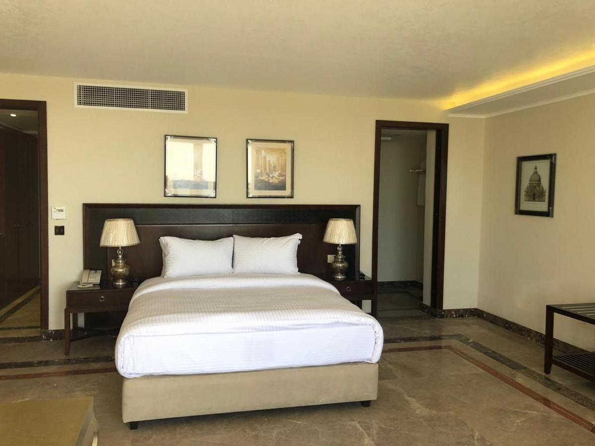 Fleet Club Mahrousa Alejandría Exterior foto A bedroom at the hotel