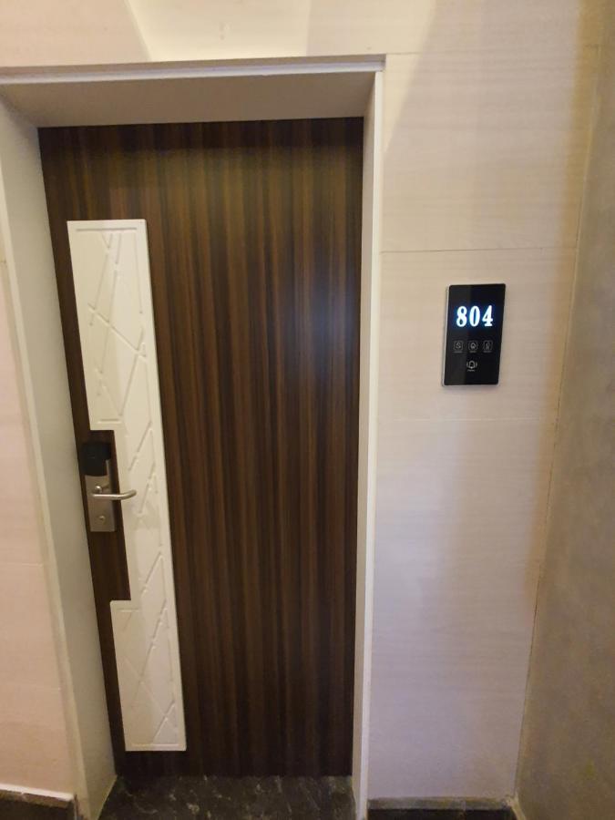 Fleet Club Mahrousa Alejandría Exterior foto A door with a doorbell